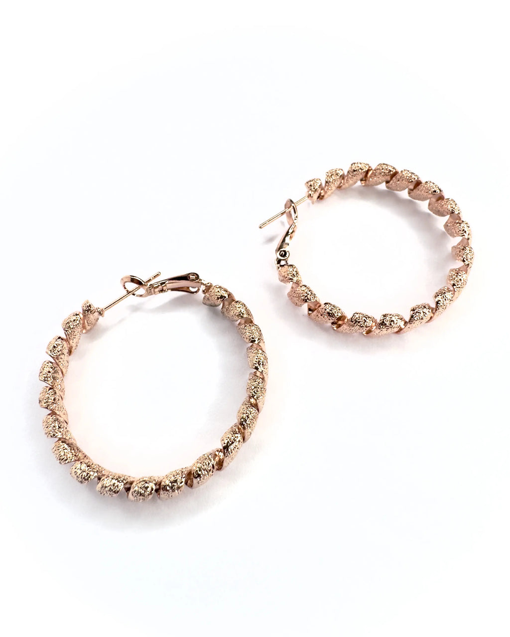 Orecchini cerchio satin Fusillo Rose’