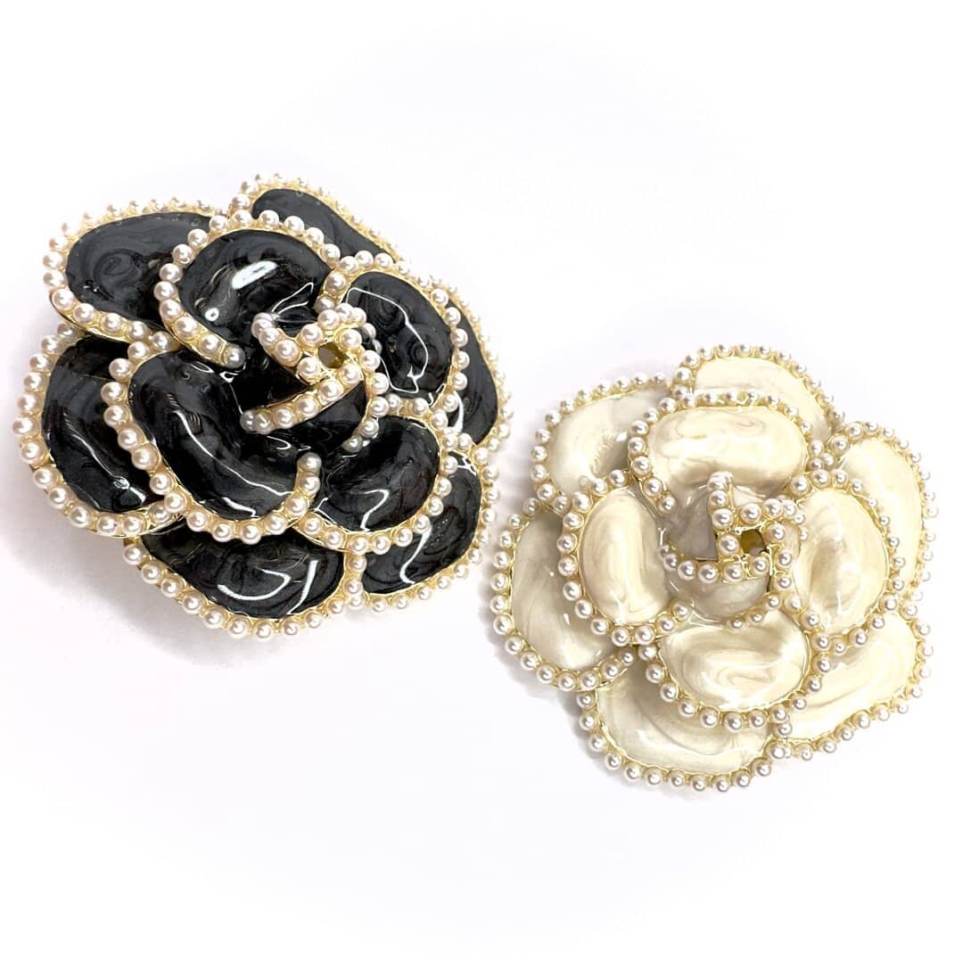 spilla con fiore