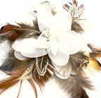 Spilla con piume fiore multicolor e bianco