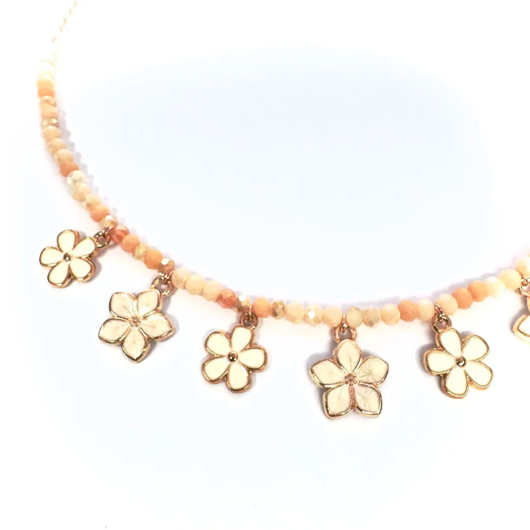 Collana con fiori