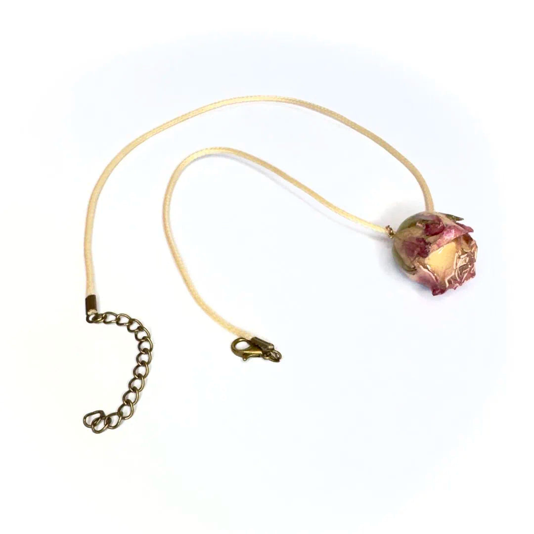 Collana con rosa