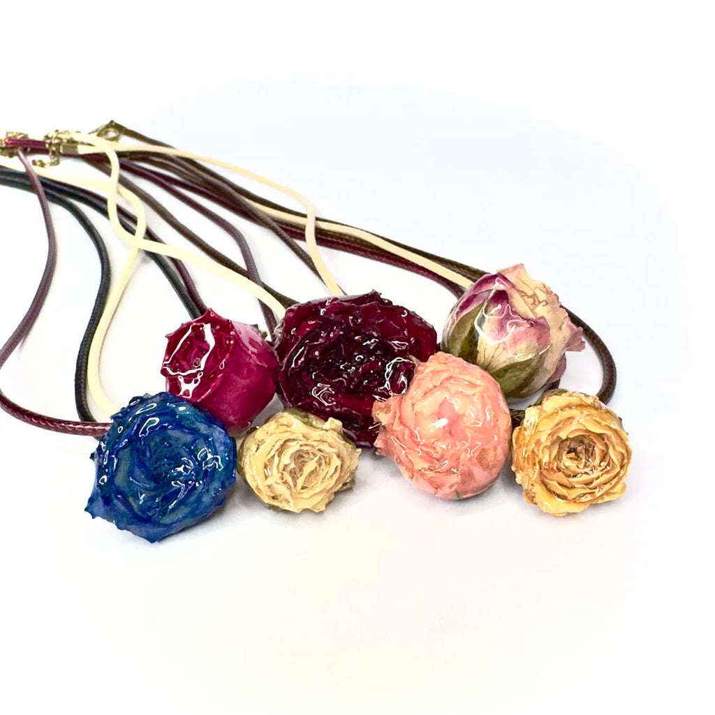Collana con rosa