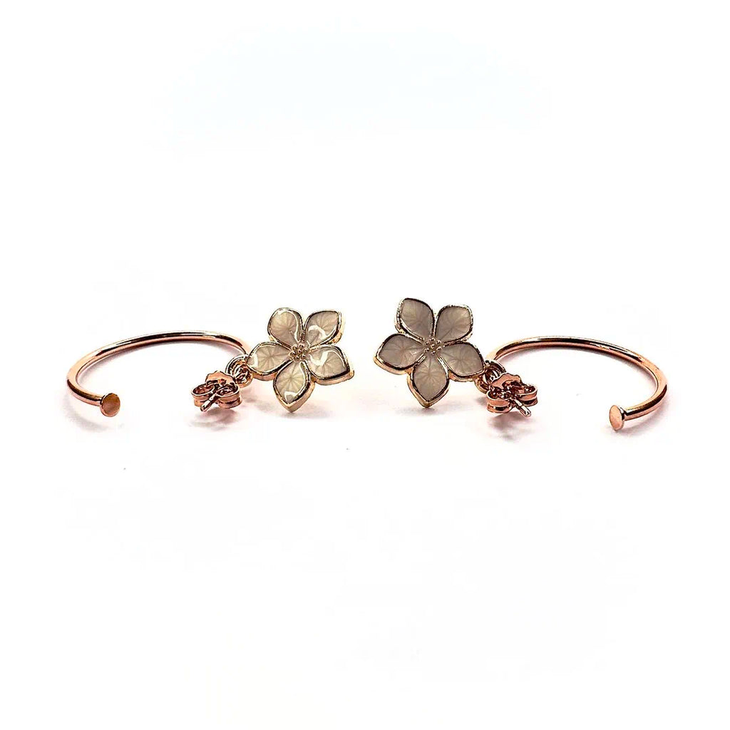 Orecchini con fiore